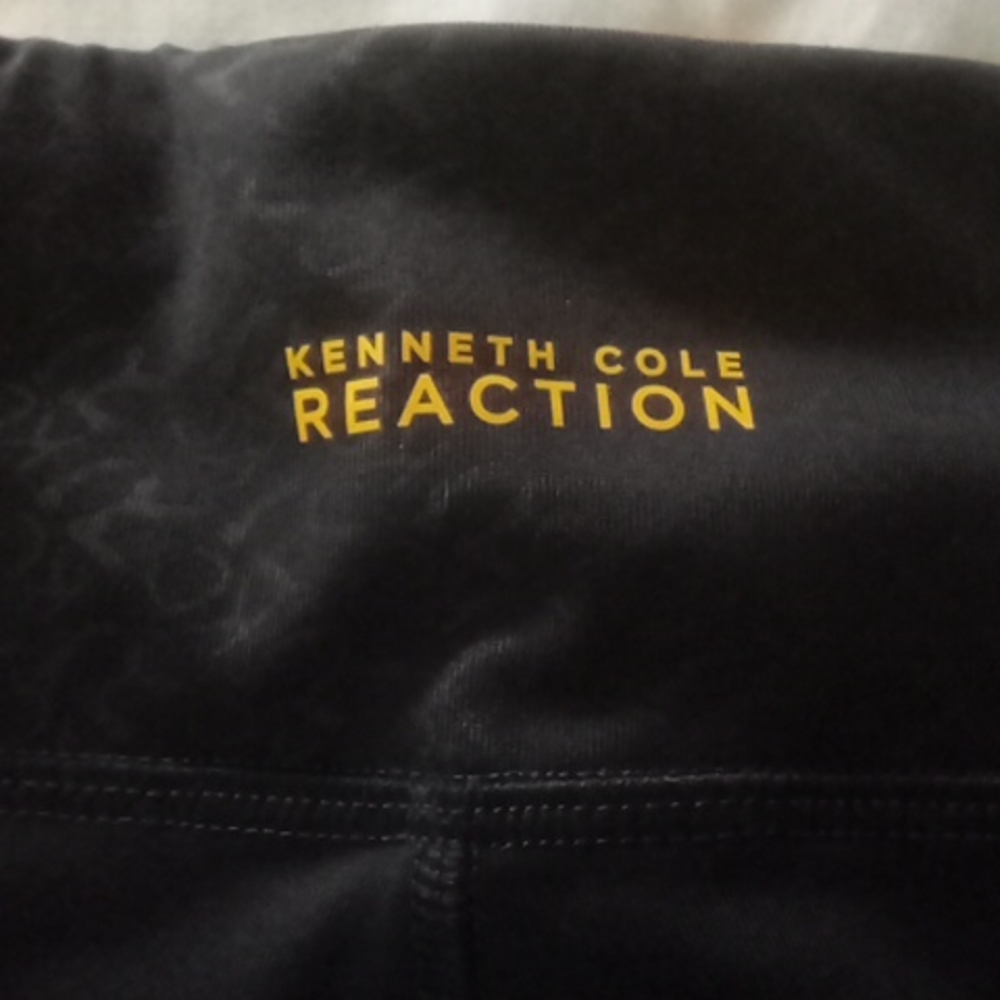 Clothes - Picture 3 of 4